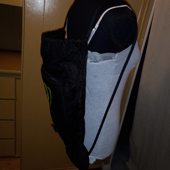 Official monster drawstring backpack 🎒 - Picture 3 of 7